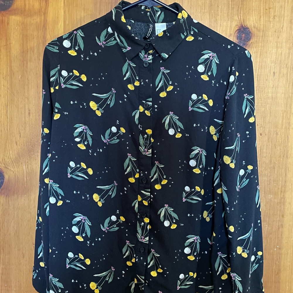 H&M Divided Shirt 6 - Picture 2 of 9